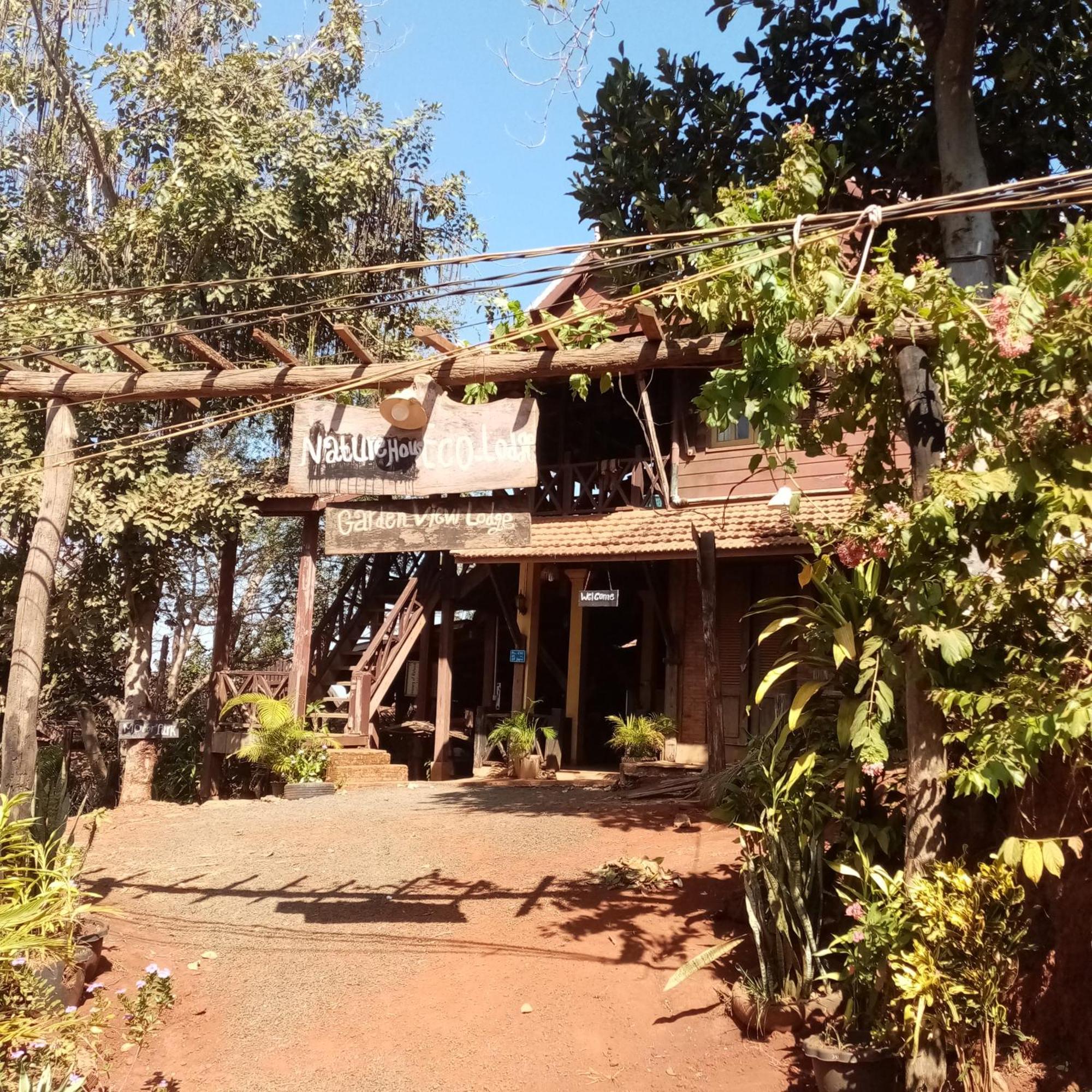 Nature House Eco-Lodge& Trekking Banlung Exterior foto